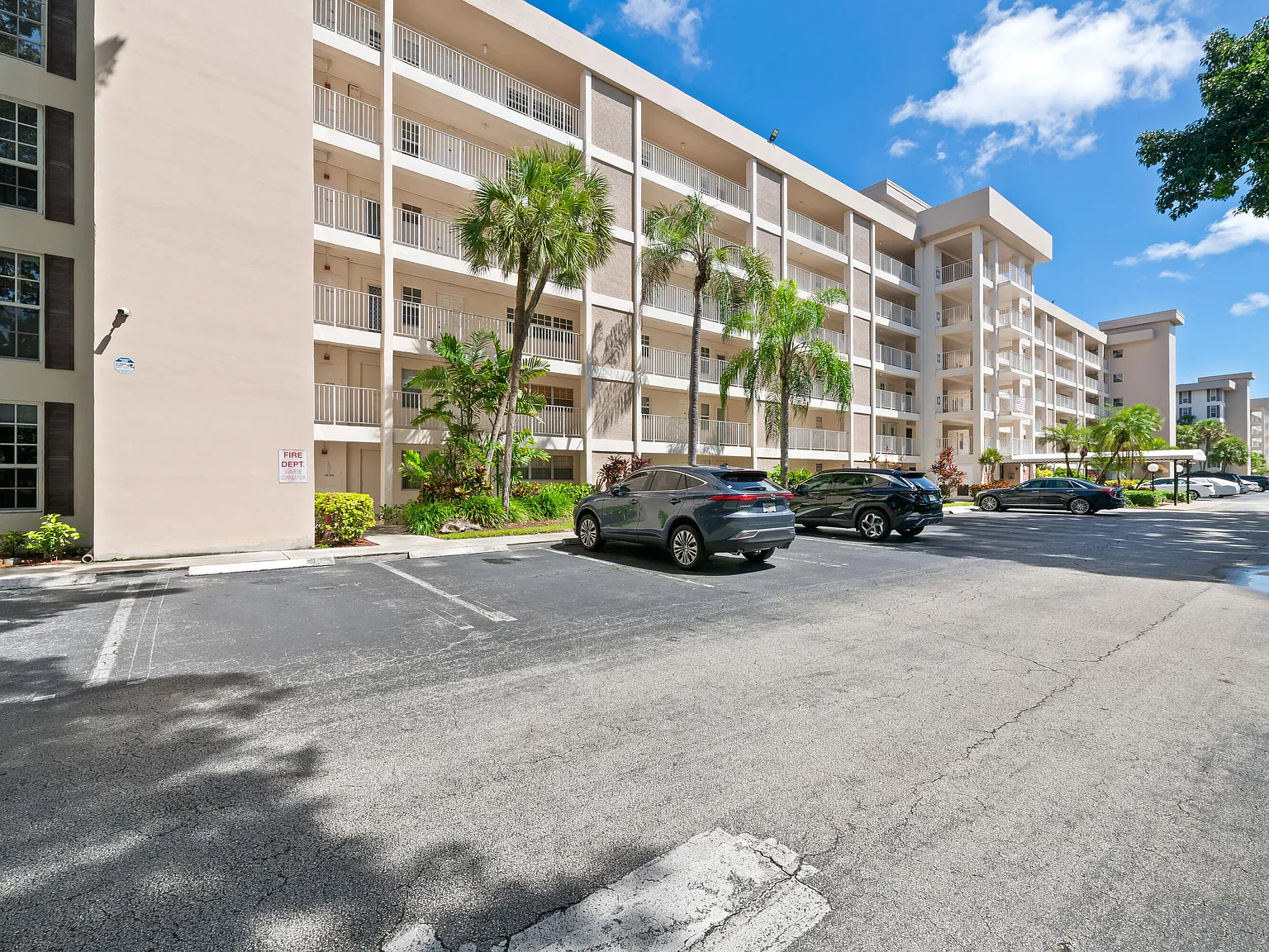 2 bed, 2.0 bath, 1100 sqft, $2,300 — Photo 4