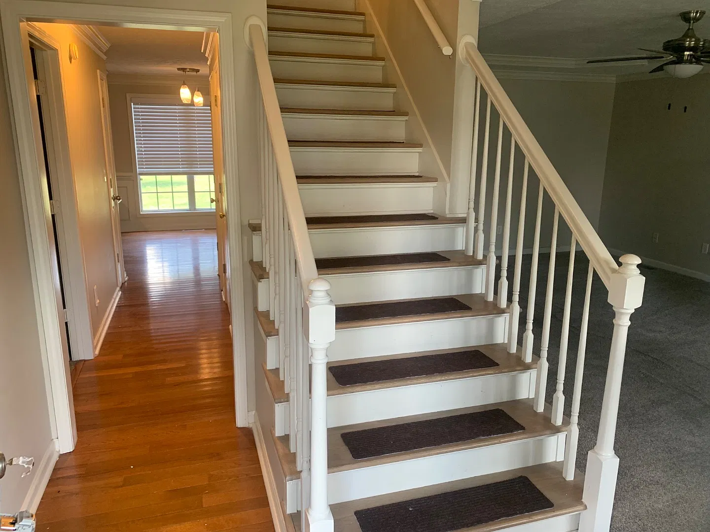 154 Jadewood Dr — Photo 2