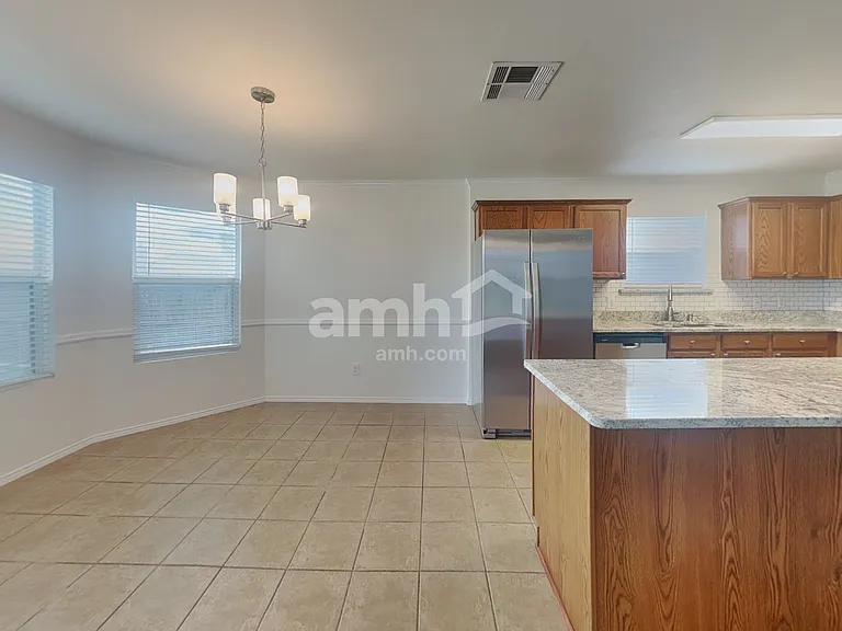 9921 Thomas Jefferson Dr — Photo 5