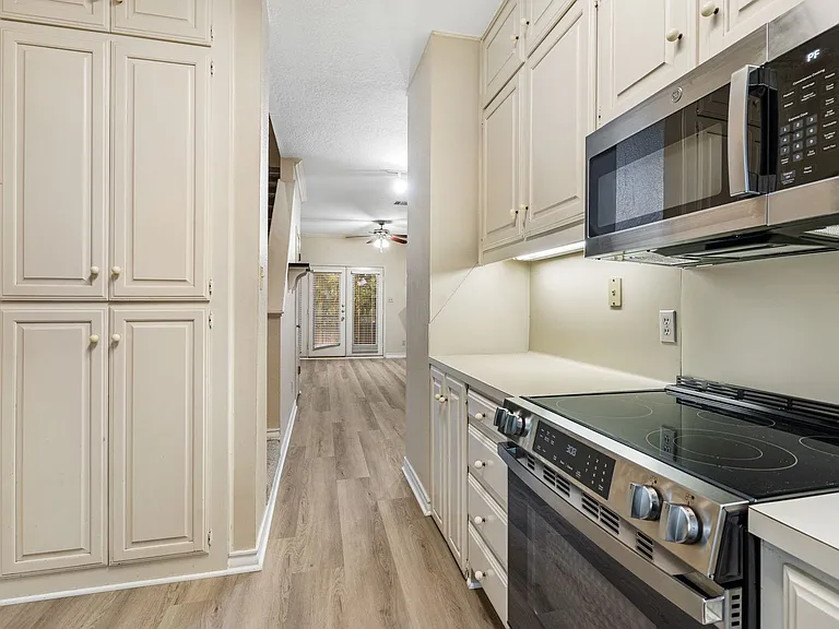 2408 Enfield Rd #211 — Photo 12