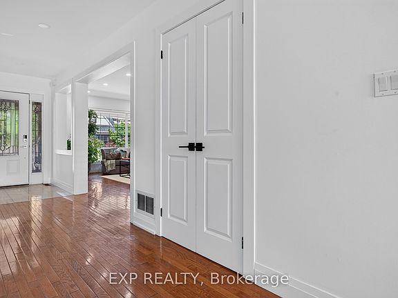 5th image of 664 Dolby Cres