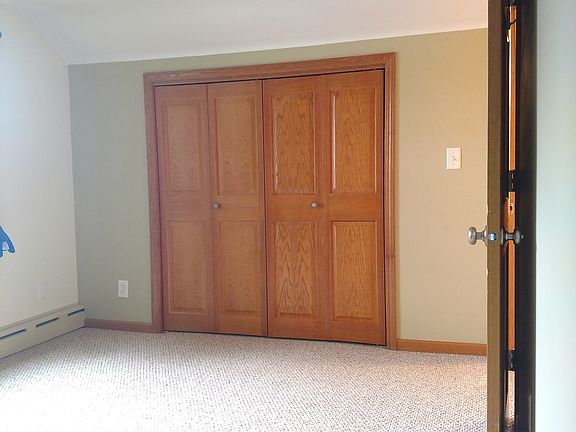 3rd image of 850 E Broadway Ave