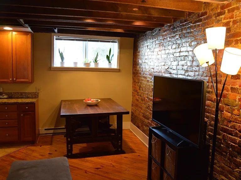 213 1/2 S Alfred St — Photo 19