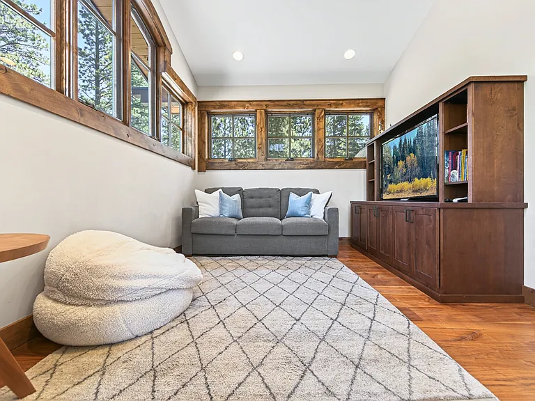 8542 Kaweah Cir — Photo 30