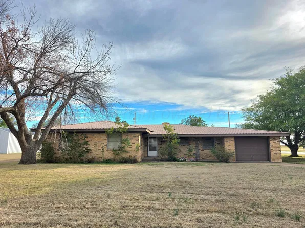 209 W 15th St, Quanah, TX 79252