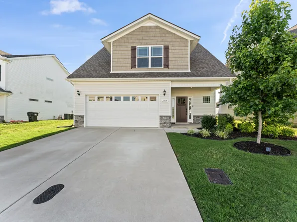 2217 Oak Dr, Murfreesboro, TN 37128