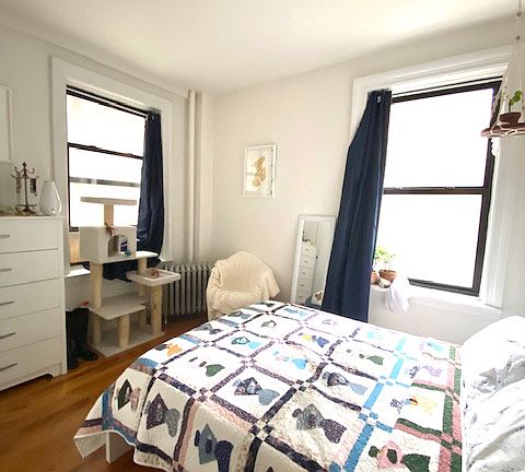 3rd image of 245 W 51st St #8I2