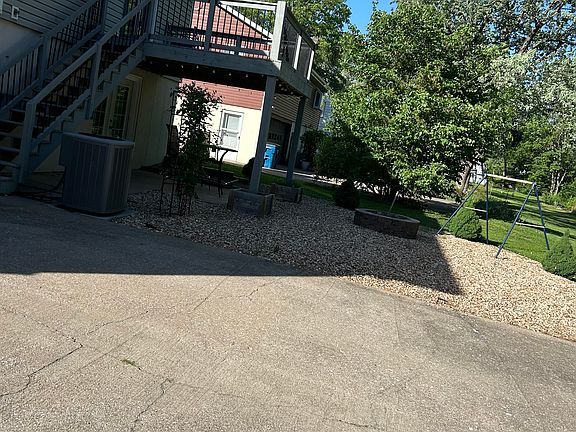 3rd image of 4931 Brookview Dr