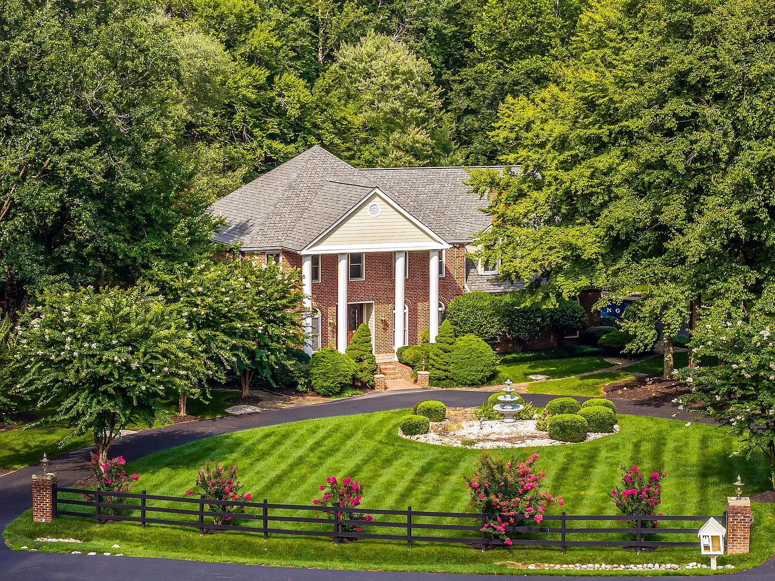5 bed, 6600 sqft, $6,900 — Photo 1