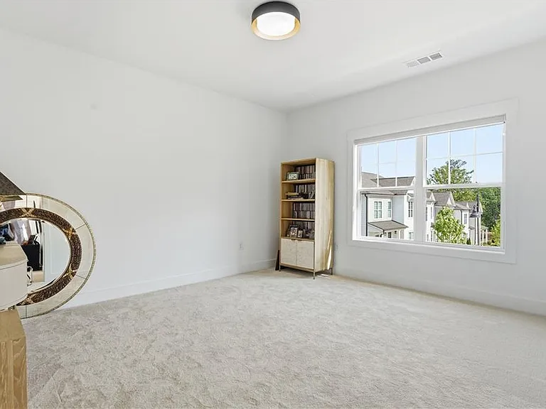158 Kingwood Dr — Photo 43