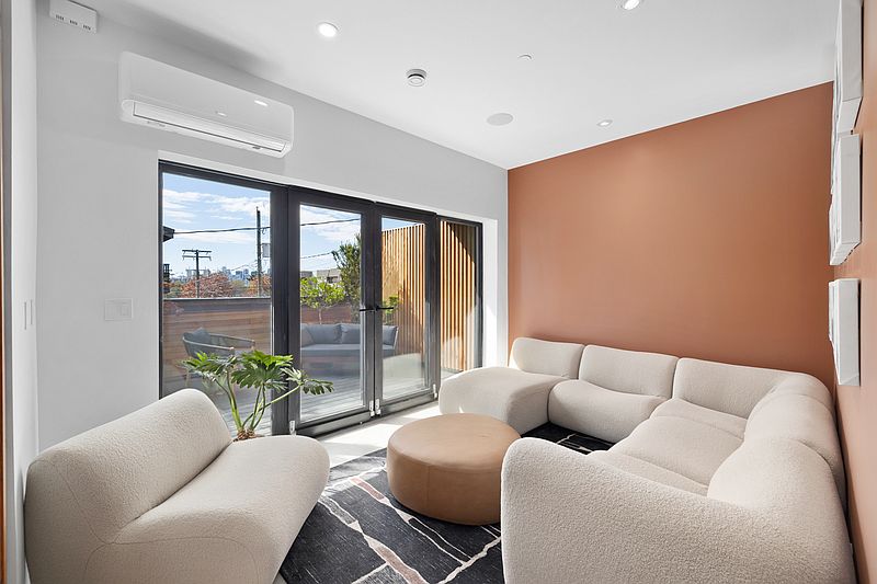 Vancouver Townhouse for rent - 3 Bedrooms — photo 36