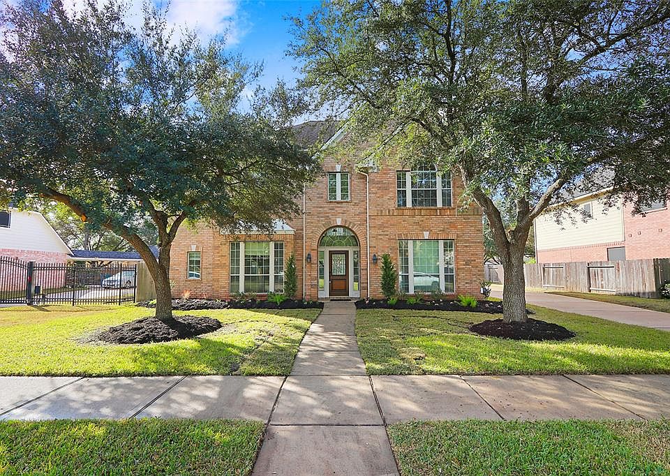 1st image of 22515 Crescent Cove Ct