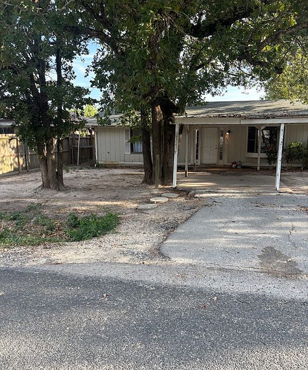 2nd image of 723 W Virginia St