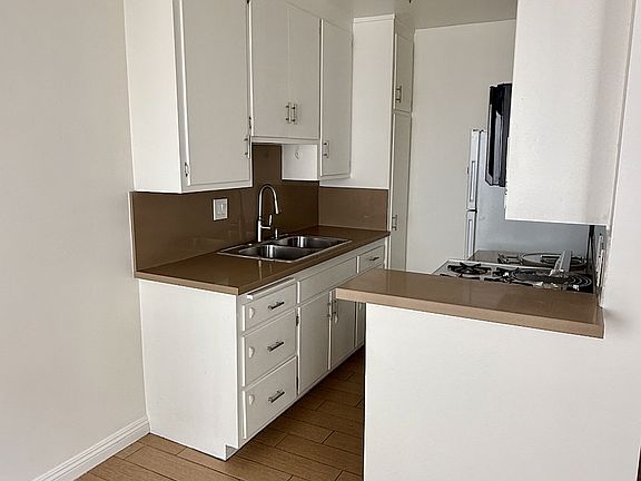 5th image of 12445 Pacific Ave APT 6