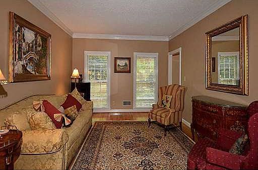 5th image of 4903 Township Brow