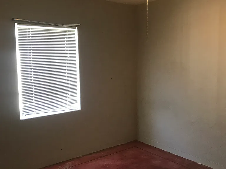 smaller middle bedroom with large closet