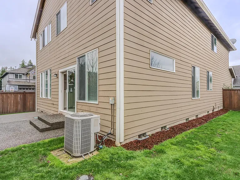 27443 238th Pl SE — Photo 32