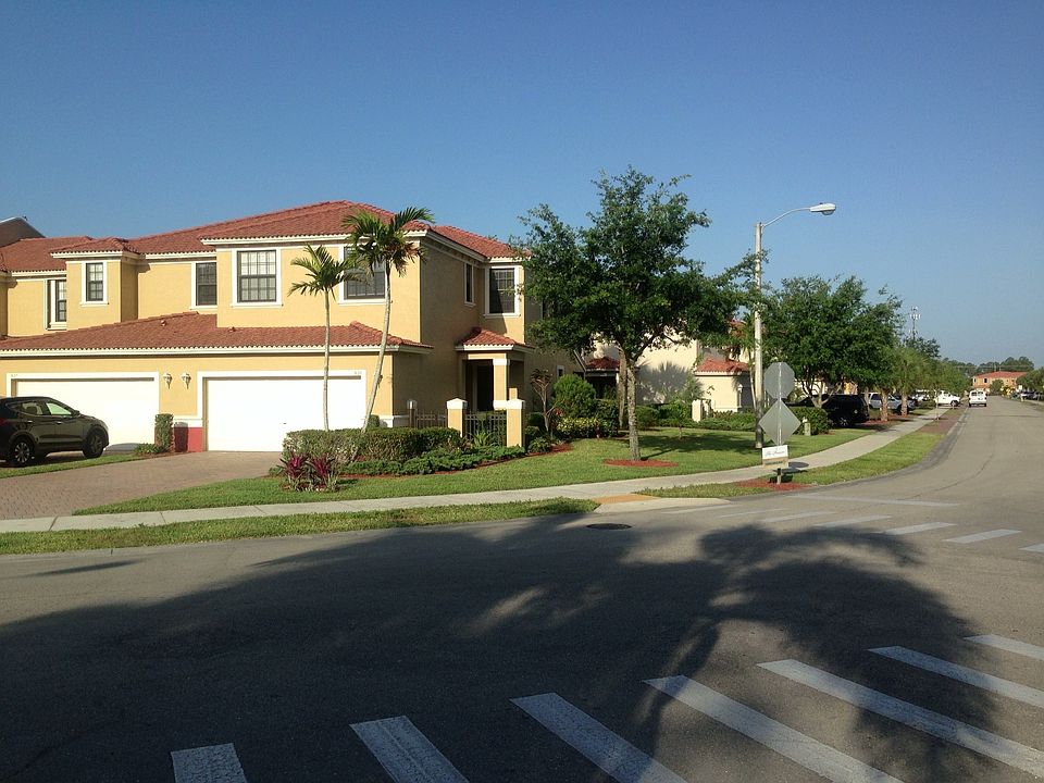 2 car garage plus ample parking