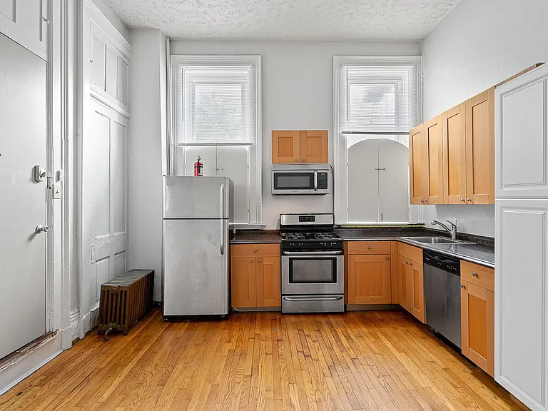 2419 Vine St #1 — Photo 3