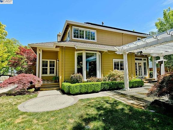 5th image of 117 Shadewell Dr