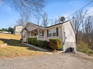 137 Lindy Ln, Rocky Top, TN 37769