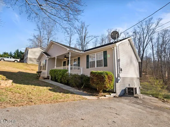 137 Lindy Ln, Rocky Top, TN 37769