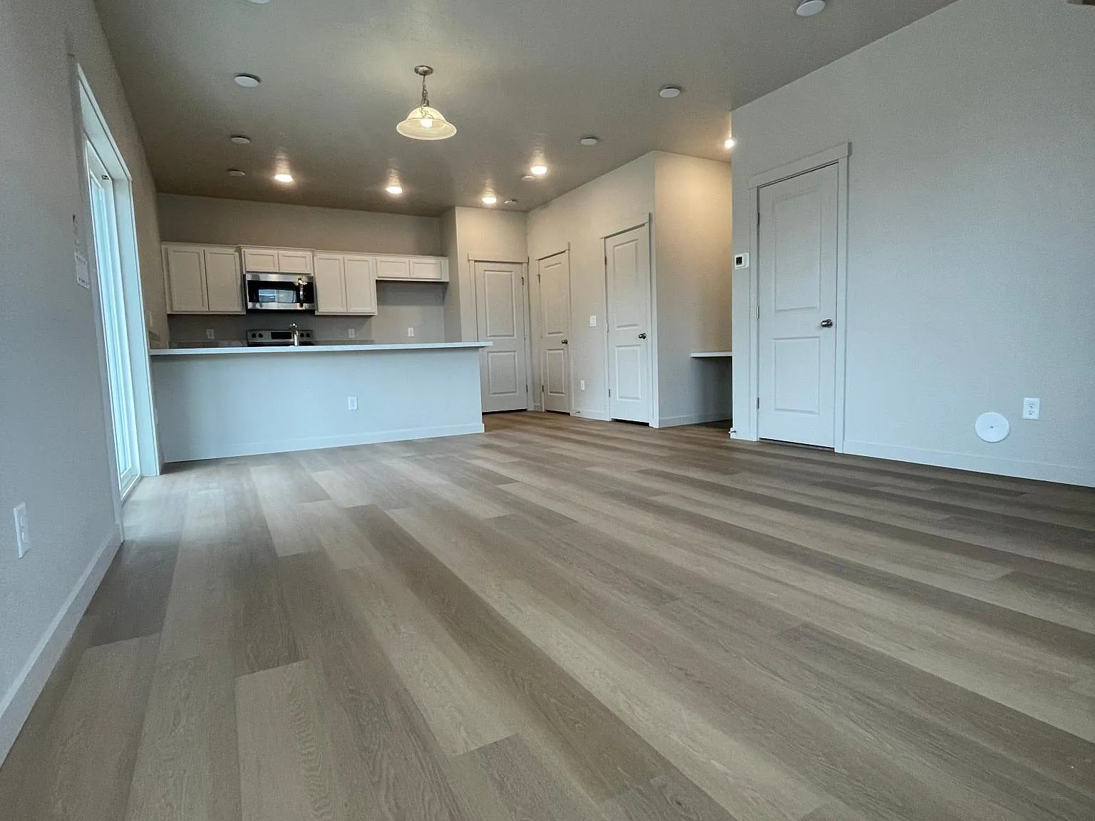 2 bed, 2.5 bath, 1122 sqft, $1,650 — Photo 1