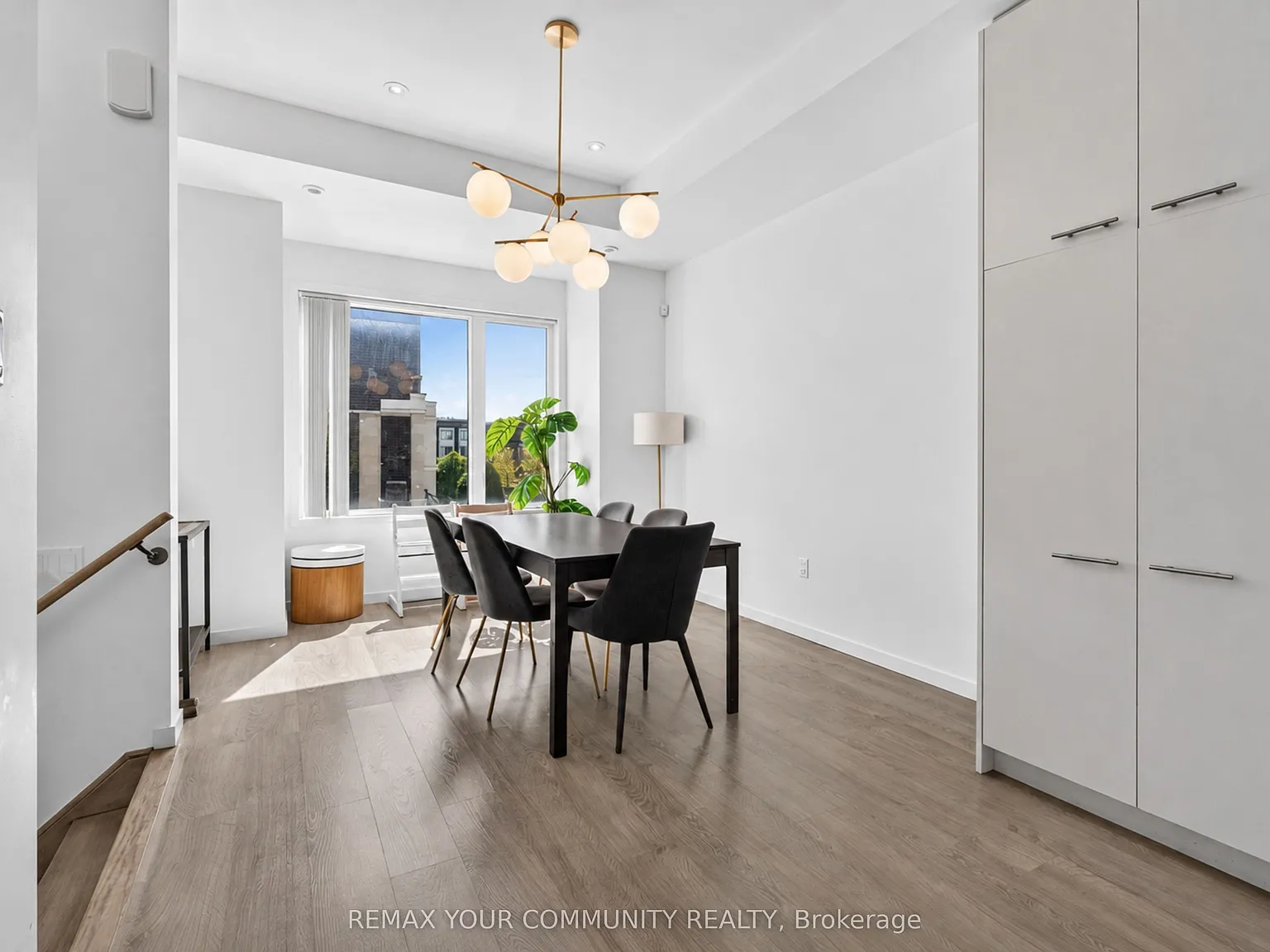 4 bed, $3,900 — Photo 1