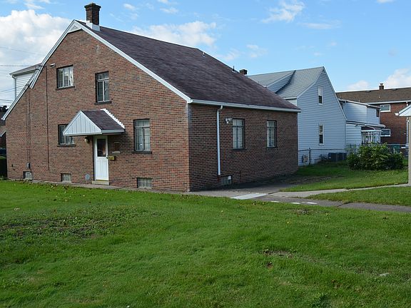 2nd image of 2484 Forest Ave