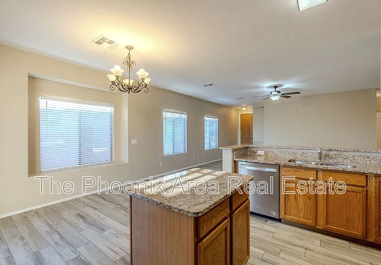 29189 N Shannon Dr — Photo 10