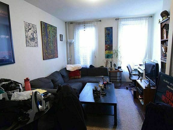 2nd image of 176 Suffolk St APT 2B