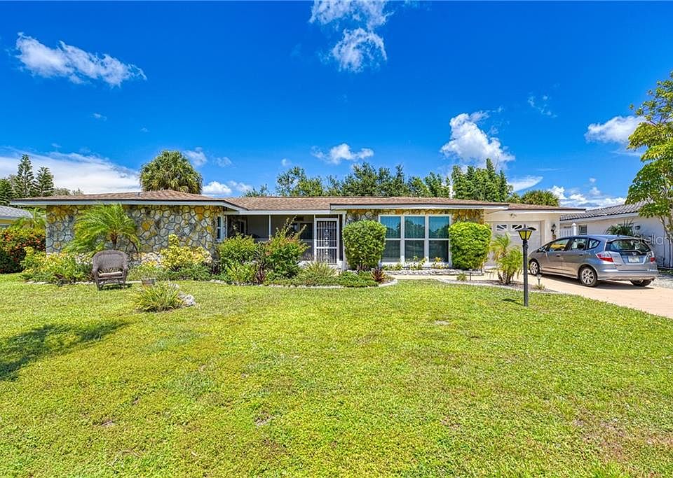 1st image of 122 Rotonda Cir