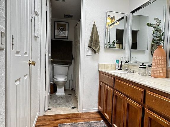4th image of 3071 E Weymouth St