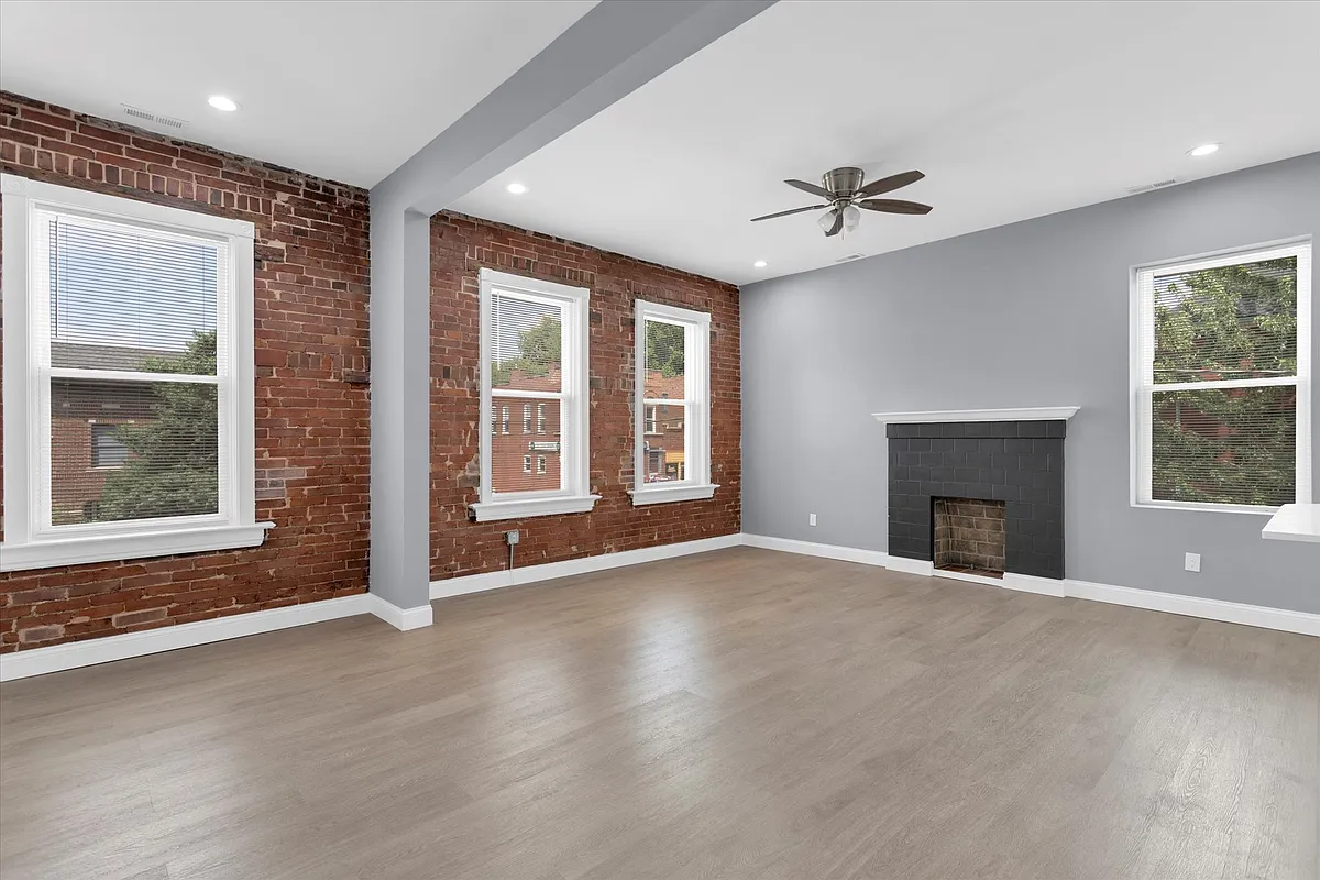 Building Photo - 3500 Magnolia Ave #2F