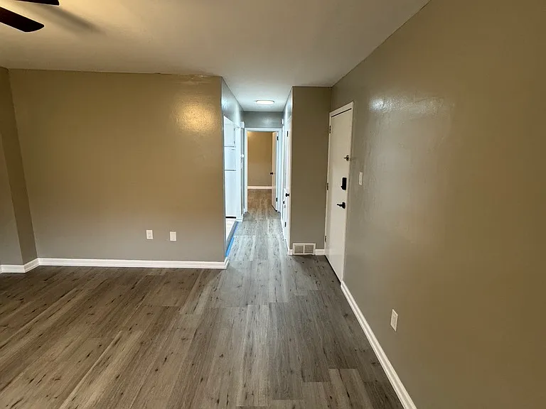 1134 E Mount Airy Ave #2 — Photo 2
