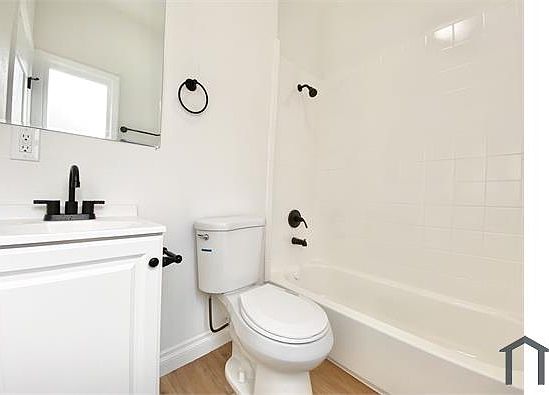 4th image of 412 S Burlington Ave #412