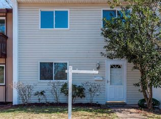 114 Hayloft Ct, Sterling, VA 20164