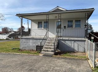 216 Duncan Ave, Oak Hill, WV 25901