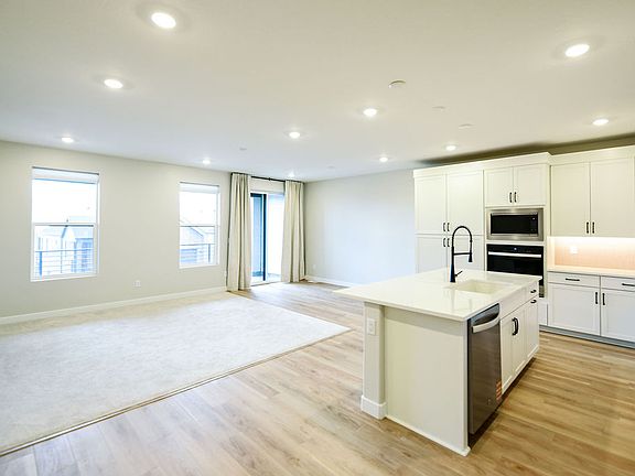 5th image of 2382 N Coyote Bend Way