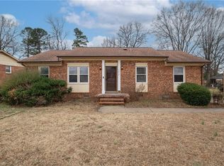 1312 Rotherwood Rd, Greensboro, NC 27406