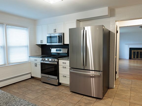 3rd image of 1159 Middlesex St