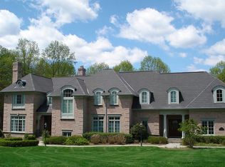 443 Walker Rd, Great Falls, VA 22066