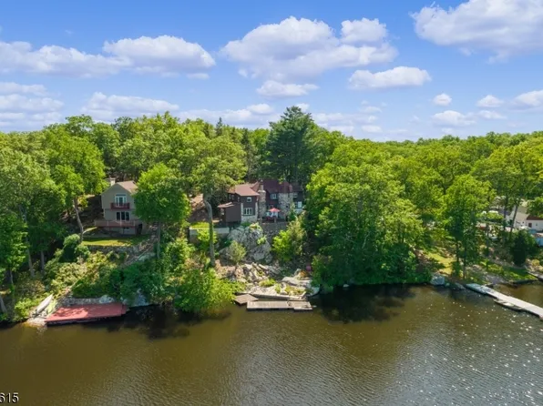 1 Anna Rd, Hopatcong Boro, NJ 07821