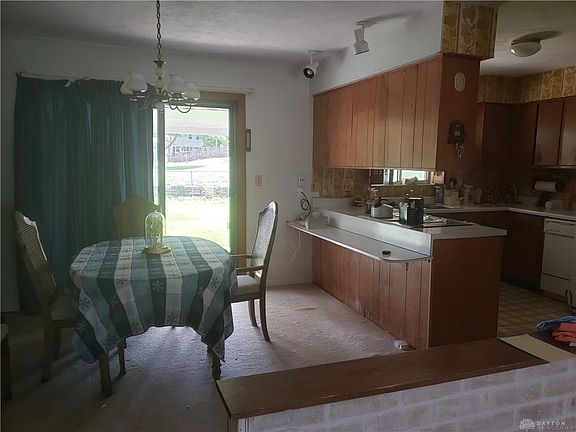 5th image of 608 N Bayberry Dr