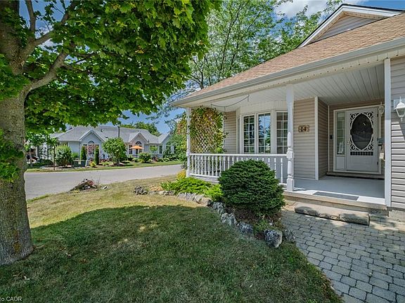 4th image of 14 Aspen Ln
