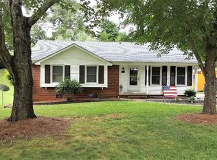 560 Brightsfield Ct, Rural Hall, NC 27045