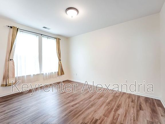 5th image of 4951 Brenman Park Dr Building 205-2