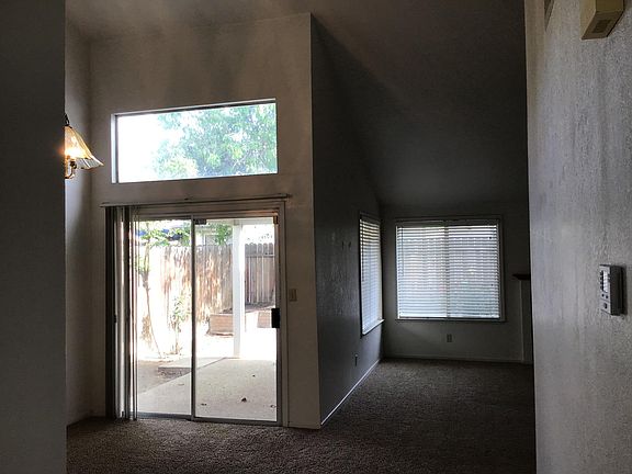 3rd image of 2079 E Pinedale Ave