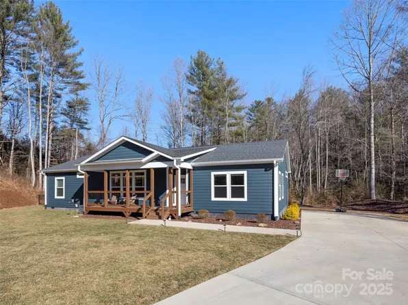 263 Moss Hill Dr, Hendersonville, NC 28792