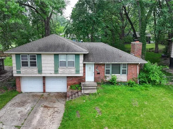8001 E 92nd Ter, Kansas City, MO 64138